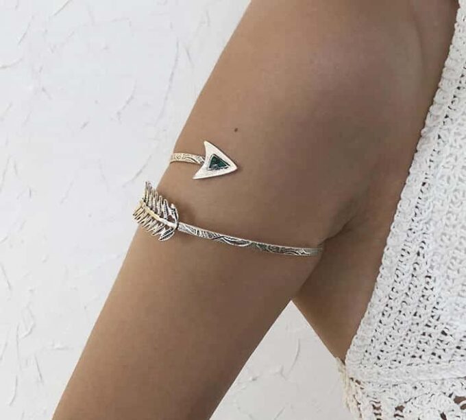 N4882j Bracelet de biceps flèche métal argenté howlite verte - Bijoux Bracelets en ligne Ninanina