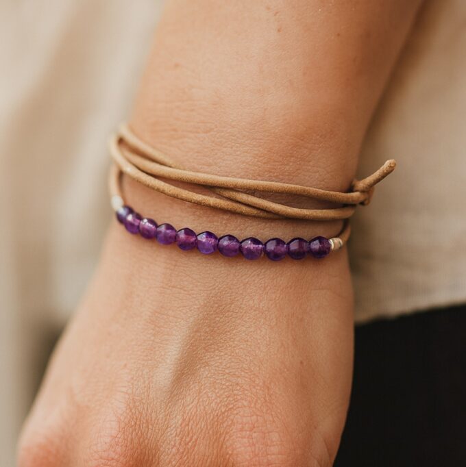N4886 Bracelet Amethyste violet perles à facettes et argent 925 cordon cuir - Bijoux Bracelets en ligne Ninanina