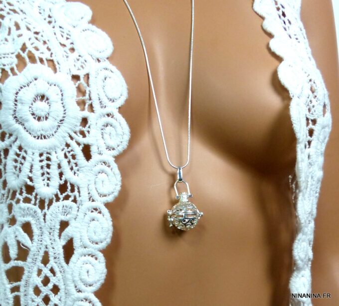 N4890l Collier long sautoir diffuseur de parfum métal argent