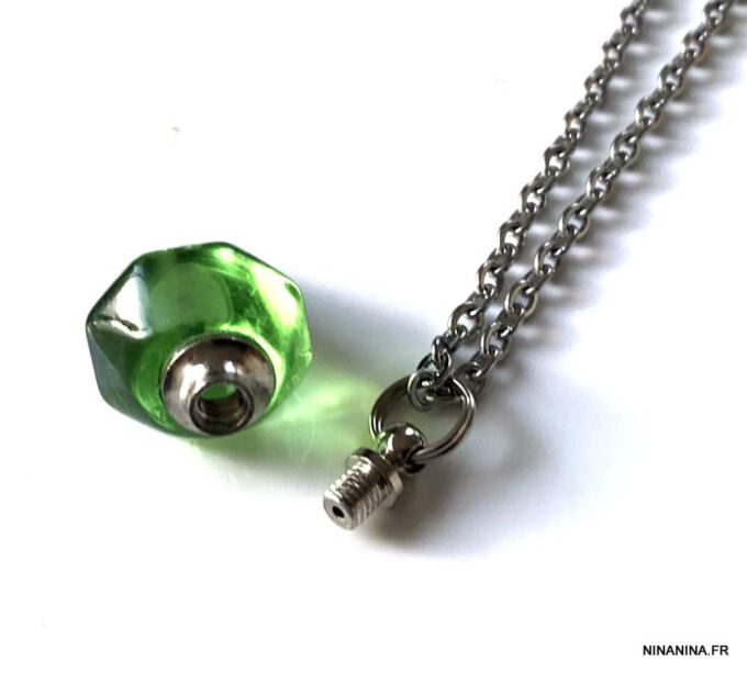 N4892a Collier long sautoir flacon de parfum rechargeable vert - Bijoux Colliers en ligne Ninanina