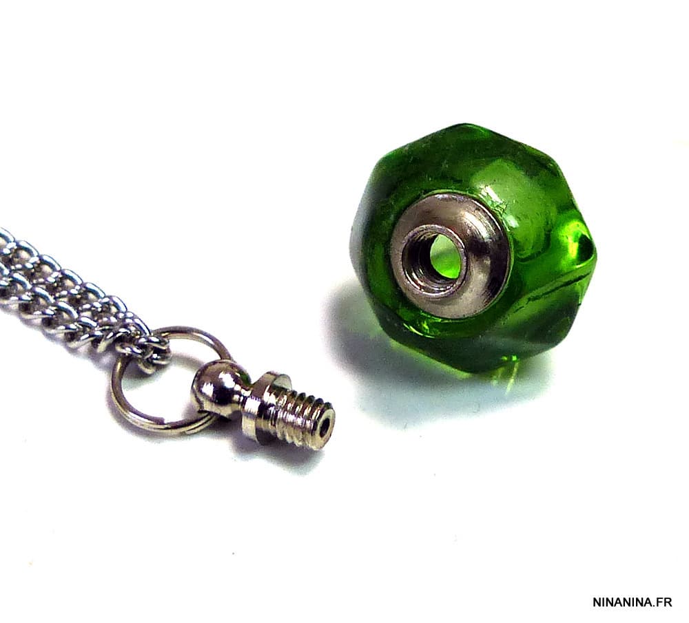 Pendentif Flacon Parfum vert rechargeable En Verre - Collier long sautoir artisanal – Image 2