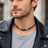 N4904c Collier dent de requin véritable pour homme fait main en France avec perles blanches et noires - Bijoux colliers ethniques en ligne Ninanina