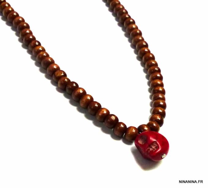N4920a collier homme perles bois tête de mort rouge