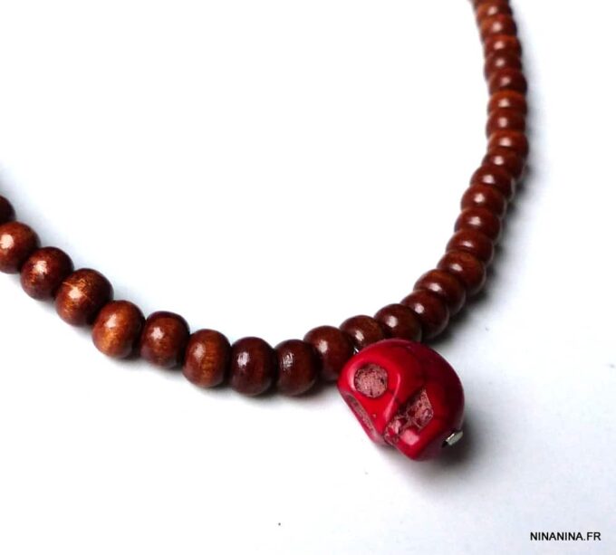 N4920d collier homme perles bois tête de mort rouge