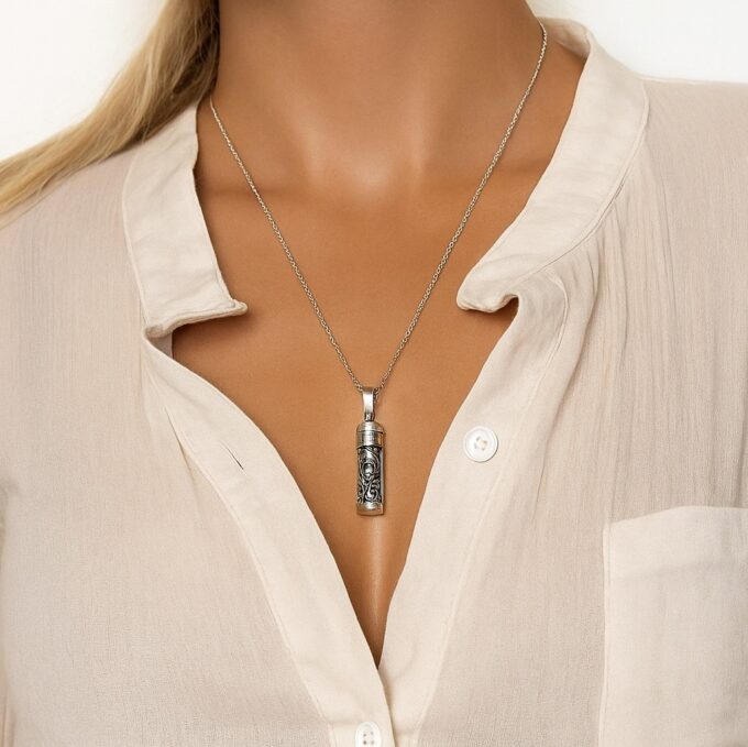 N4943a Pendentif urne funéraire Argent 925 massif - Collier artisanal - Bijoux colliers funéraires en ligne Ninanina