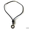N4994e Collier homme pendentif rond Acier inoxydable lacet cuir - Bijoux Colliers en ligne Ninanina