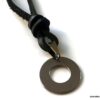 N4994f Collier homme pendentif rond Acier inoxydable lacet cuir - Bijoux Colliers en ligne Ninanina