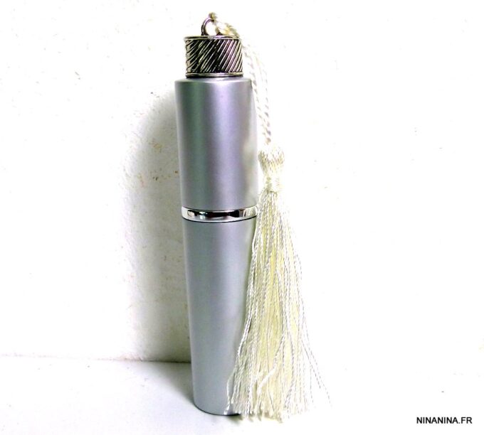 N5089B Vaporisateur de parfum de sac pompon blanc