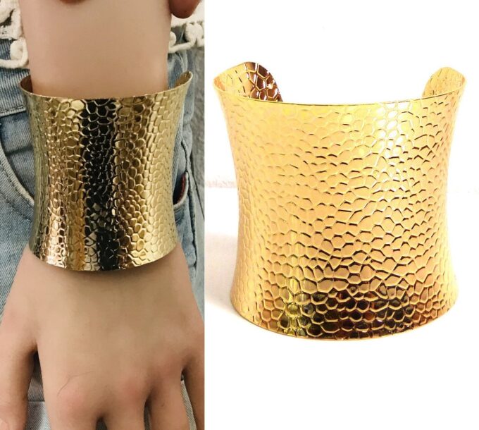 N5152 Bracelet Manchette doré évasé motif écailles - Bijoux Bracelets en ligne Ninanina