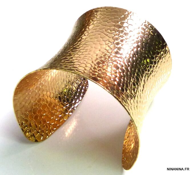 N5152e Bracelet manchette métal doré écailles