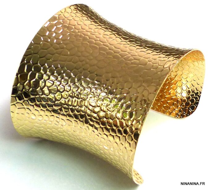 N5152i Bracelet manchette métal doré écailles
