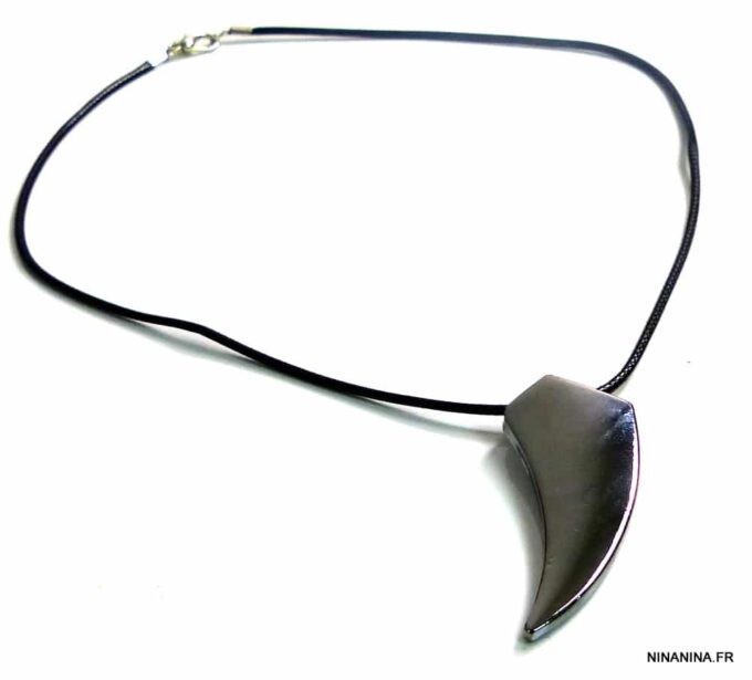 N5162d Collier cordon dent de requin hématite