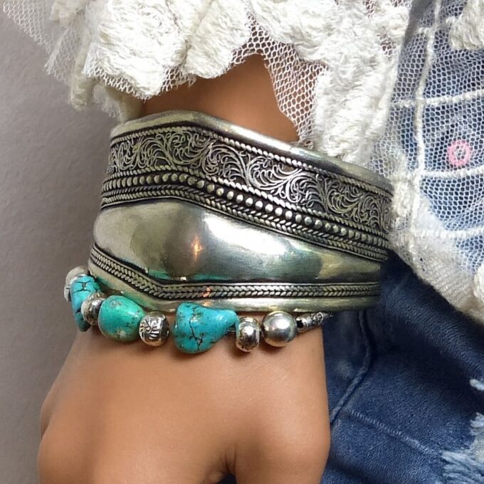 N5197 Bracelet tibétain femme artisanal en laiton argenté ajustable avec motif double - Bijoux Bracelets tibétaine sen ligne Ninanina