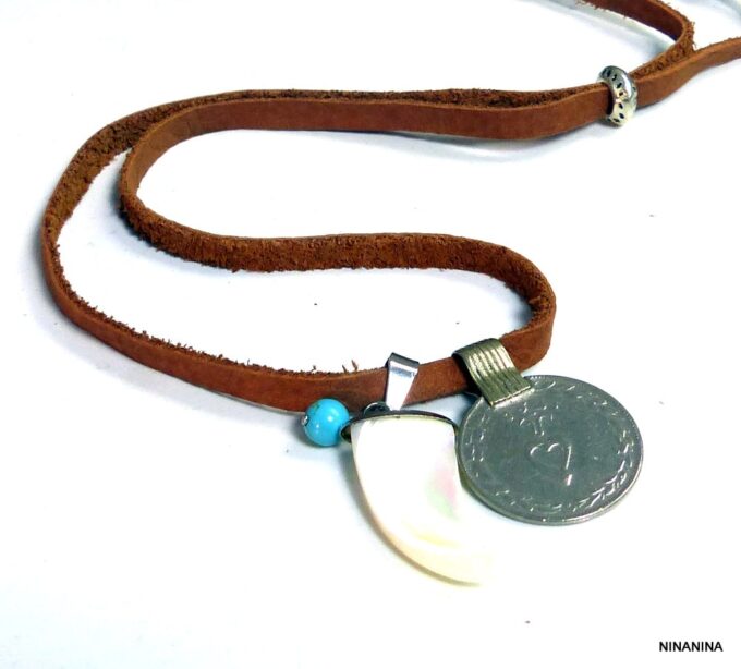 N5216a collier cuir tribal ethnique piece afghane dent requin nacre