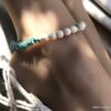 N5304 Bracelet cheville indien perles Howlite ivoires et turquoises - Bijoux Bracelets en ligne Ninanina