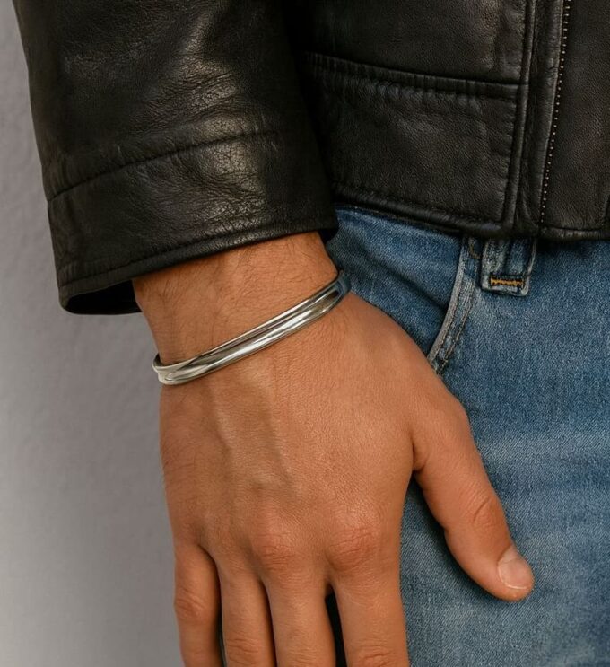 N5365a Bracelet rigide demi jonc en plaqué argent – Bijou ouvert élégant pour homme et femme - Bijoux Bracelets en ligne Ninanina