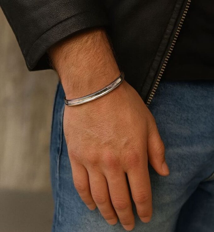 N5365b Bracelet rigide demi jonc en plaqué argent – Bijou ouvert élégant pour homme et femme - Bijoux Bracelets en ligne Ninanina