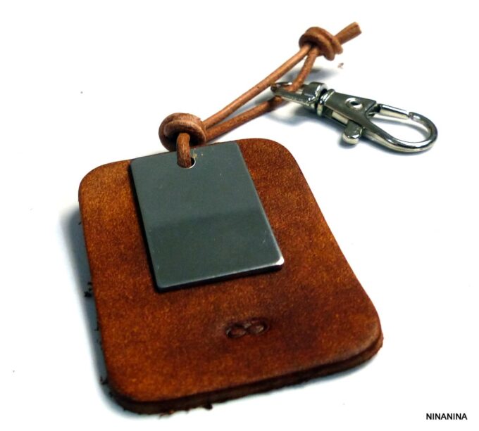 N5368b porte clé homme cuir plaque acier inoxydable gravé sigle infini
