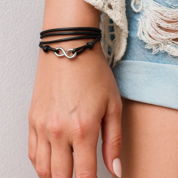 N5373b Bracelet multi tours signe infini argent 925 sur cordon cuir à enrouler autour du poignet - Bijoux Bracelets en ligne Ninanina
