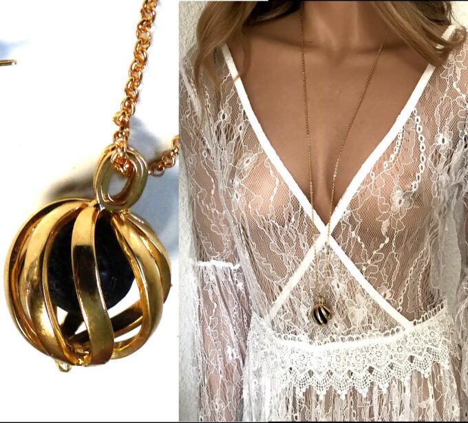 N5377 Collier diffuseur parfum boule métal doré - Bijoux Colliers en ligne Ninanina