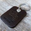 N5518b Porte clé homme cuir moto gravée personnalisé - Bijoux Accessoires Porte clés en ligne NINANINA