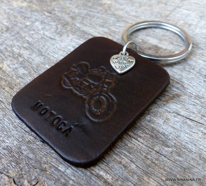 N5518b Porte clé homme cuir moto gravée personnalisé - Bijoux Accessoires Porte clés en ligne NINANINA