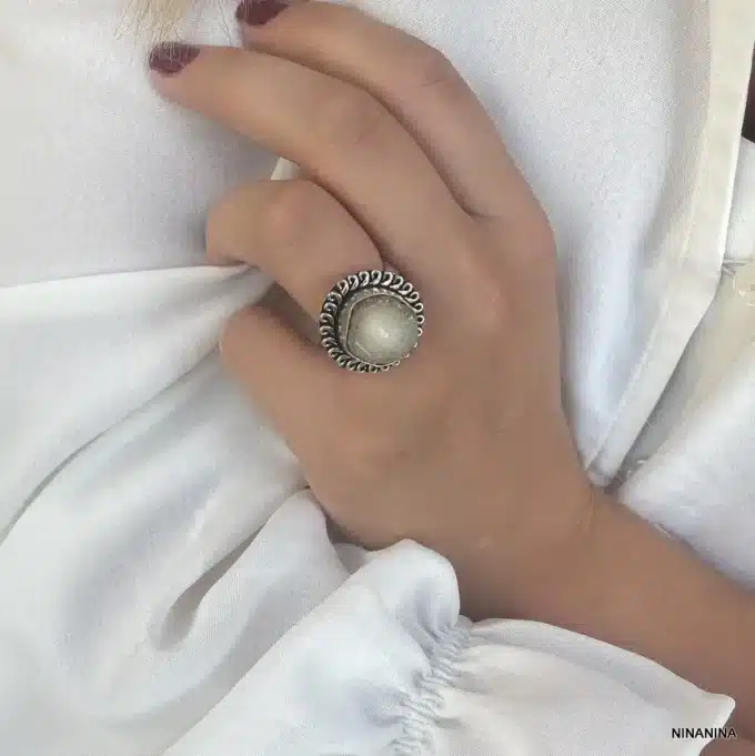 N5525 Bague En Agate Blanche Ronde Argent 925 Réglable - Bijoux Bagues en ligne Ninanina