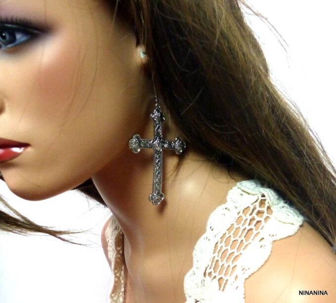 N5531 Boucles d'oreilles femme grandes croix métal argent NINANINA