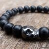 N5633a Bracelet elastique homme perles bois noir tête de mort métal noire - Bijoux Bracelets en ligne Ninanina