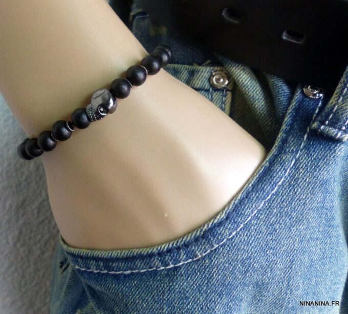 N5633d Bracelet homme perles bois noires tête de mort NINANINA