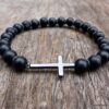 N5636 Bracelet elastique homme perles bois noir croix métal noire - Bijoux Bracelets en ligne Ninanina