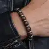 N5675 Bracelet perles bois homme marron et rondelles noires montées sur elastique - Bijoux Bracelets hommes en ligne Ninanina