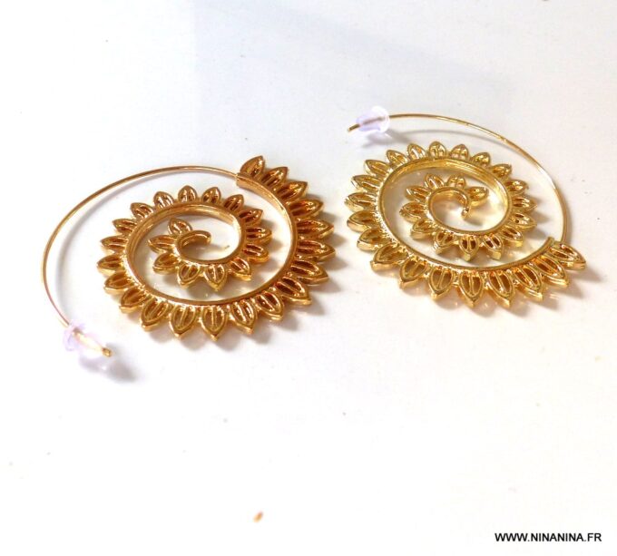 N5832c Boucles d'oreilles créoles tribales spirales métal doré or - Bijoux en ligne NINANINA
