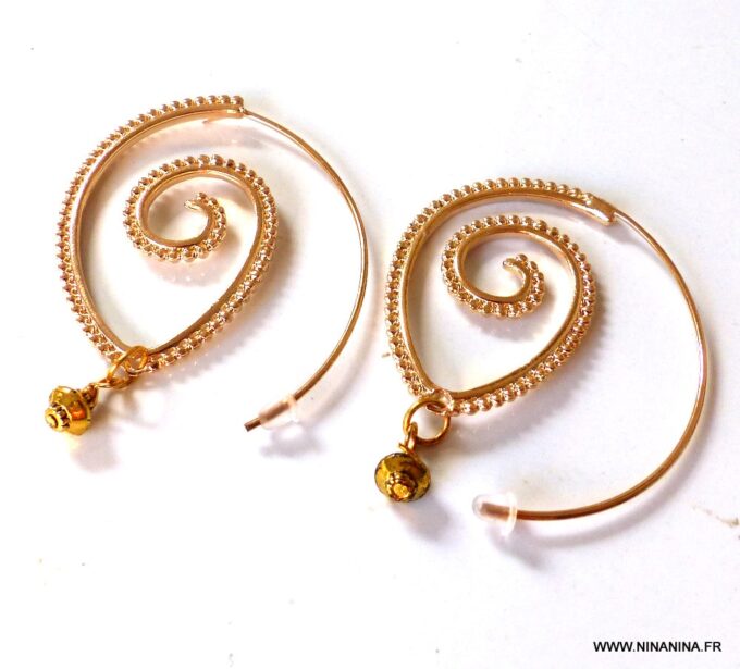 N5833c Boucles d'oreilles créoles tribales spirales ovales métal doré or - Bijoux en ligne NINANINA