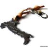 N5840b Porte clé pendentif Italie acier et lacet Cuir - Bijoux Accessoires en ligne NINANINA