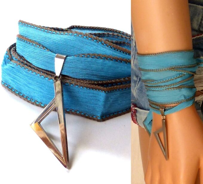 N5845 Bracelet wrap soie pendentif CORSE acier inoxydable - Bijoux Bracelets en ligne NINANINA