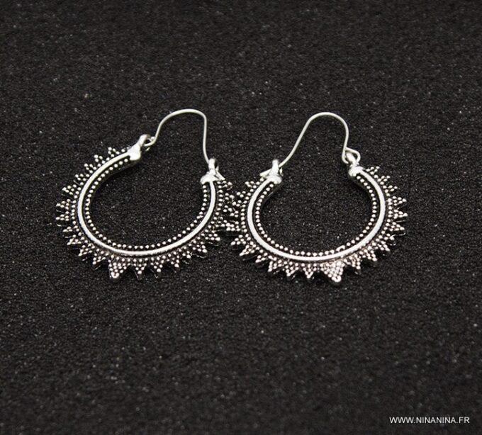 N5889a Boucles créoles tribales en métal argenté - Bijoux Boucles en ligne Ninanina
