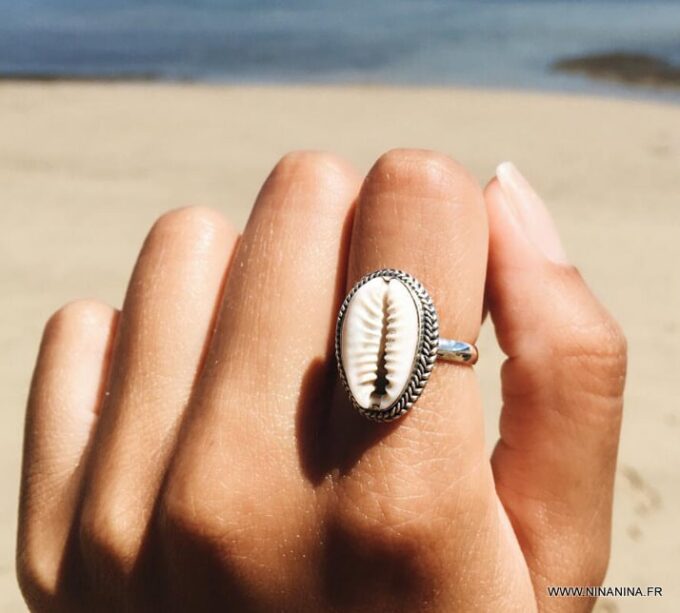 N5988a Bague bohème coquillage cauri métal argenté - Bijoux Bagues en ligne ninanina