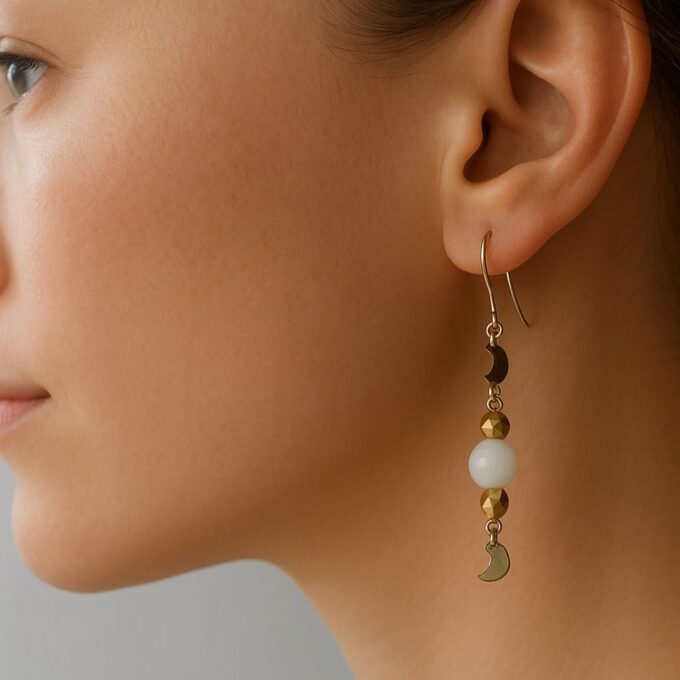 N6007a Boucle d'Oreilles Pierre De Lune Dormeuses Croissant De Lune En Plaqué Or Artisanales - Bijoux d'oreille en ligne Ninanina