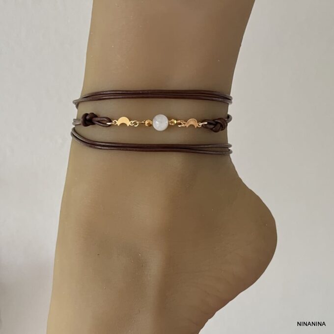 N6011 Chaine cheville cuir 3 tours pierre de lune Plaqué Or Faite main - Bijoux de pieds en ligne Ninanina