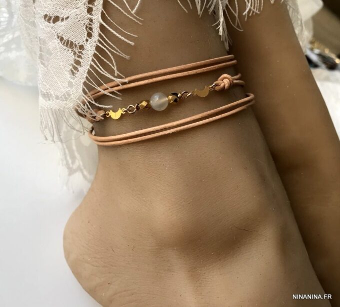 N6011 Chaine cheville cuir pierre de lune Plaqué Or femme - Bijoux Chaines de chevilles en ligne Ninanina