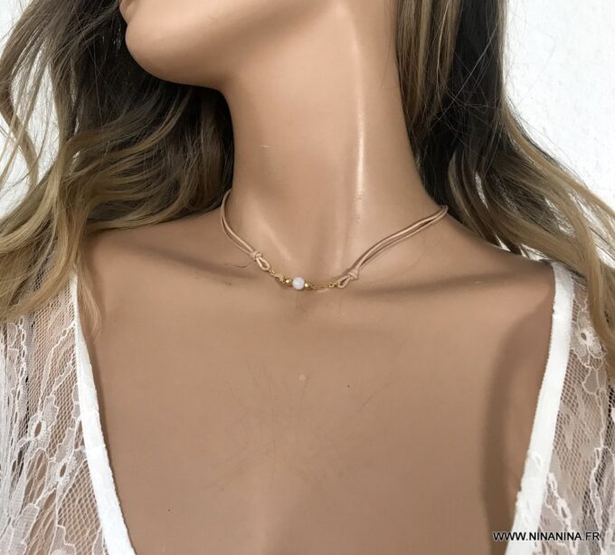 N6016 Collier ras de cou pierre de lune plaqué or cordon cuir - Bijoux Colliers en ligne Ninanina