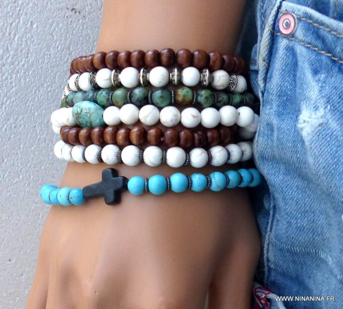 N6028 Bracelet perles turquoises naturelles croix noire - Bijoux Bracelets en ligne Ninanina