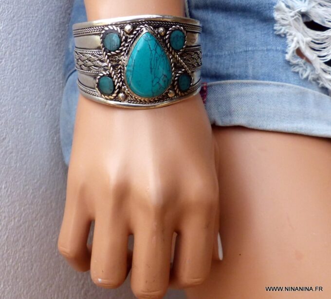 N6044d Bracelet manchette artisanal ethnique indien avec turquoise forme poire sertie - Bijoux Bracelets en ligne Ninanina
