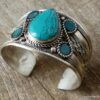 N6044f Bracelet manchette artisanal ethnique indien avec turquoise ronde sertie - Bijoux Bracelets en ligne Ninanina