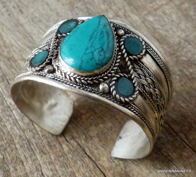 N6044f Bracelet manchette artisanal ethnique indien avec turquoise ronde sertie - Bijoux Bracelets en ligne Ninanina