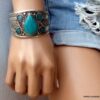 N6044h Bracelet manchette artisanal ethnique indien avec turquoise forme poire sertie - Bijoux Bracelets en ligne Ninanina