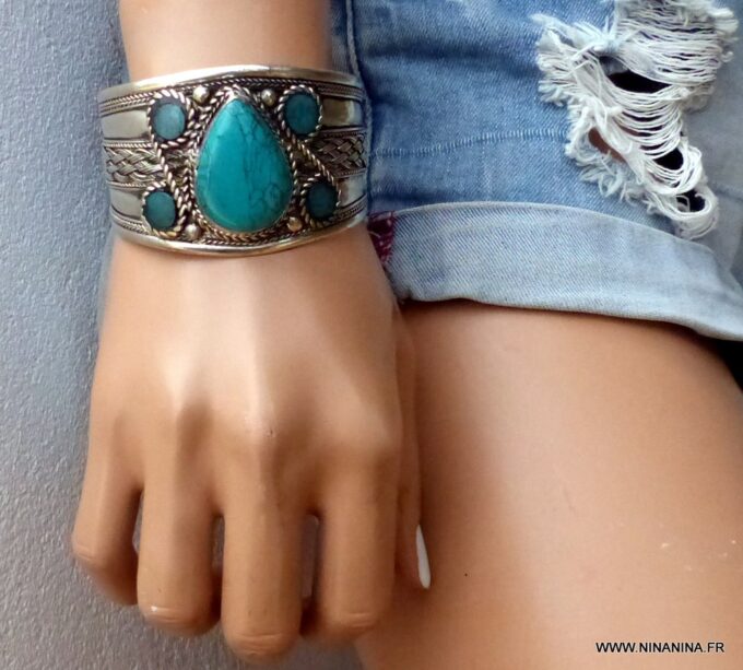 N6044h Bracelet manchette artisanal ethnique indien avec turquoise forme poire sertie - Bijoux Bracelets en ligne Ninanina