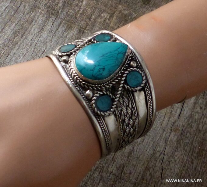 N6044i Bracelet manchette artisanal ethnique indien avec turquoise forme poire sertie - Bijoux Bracelets en ligne Ninanina
