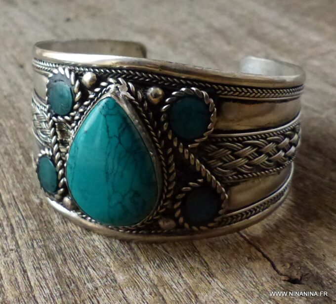 N6044j Bracelet manchette artisanal ethnique indien avec turquoise forme poire sertie - Bijoux Bracelets en ligne Ninanina